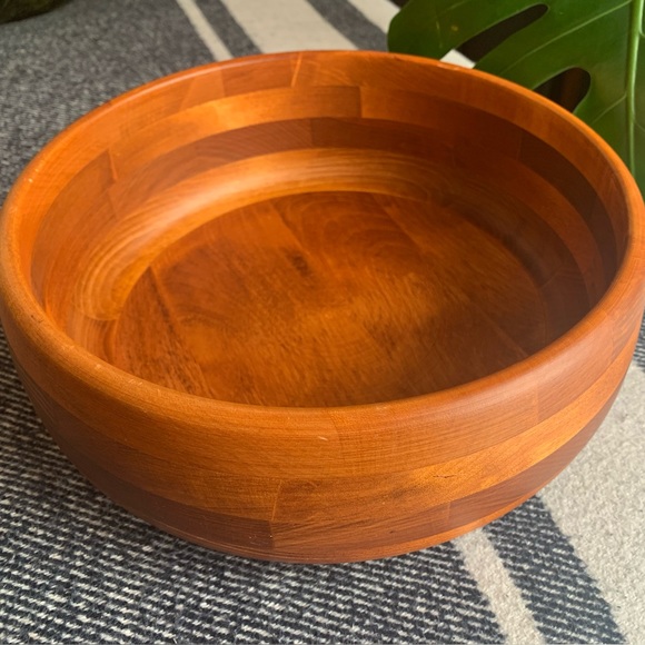 SOLD Vintage: Baribo Maid (Canada) Handmade Solid Wood Bowl - Picture 2 of 4